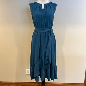 Elegant Teal Sleeveless stretchy midi Dress with belt size small